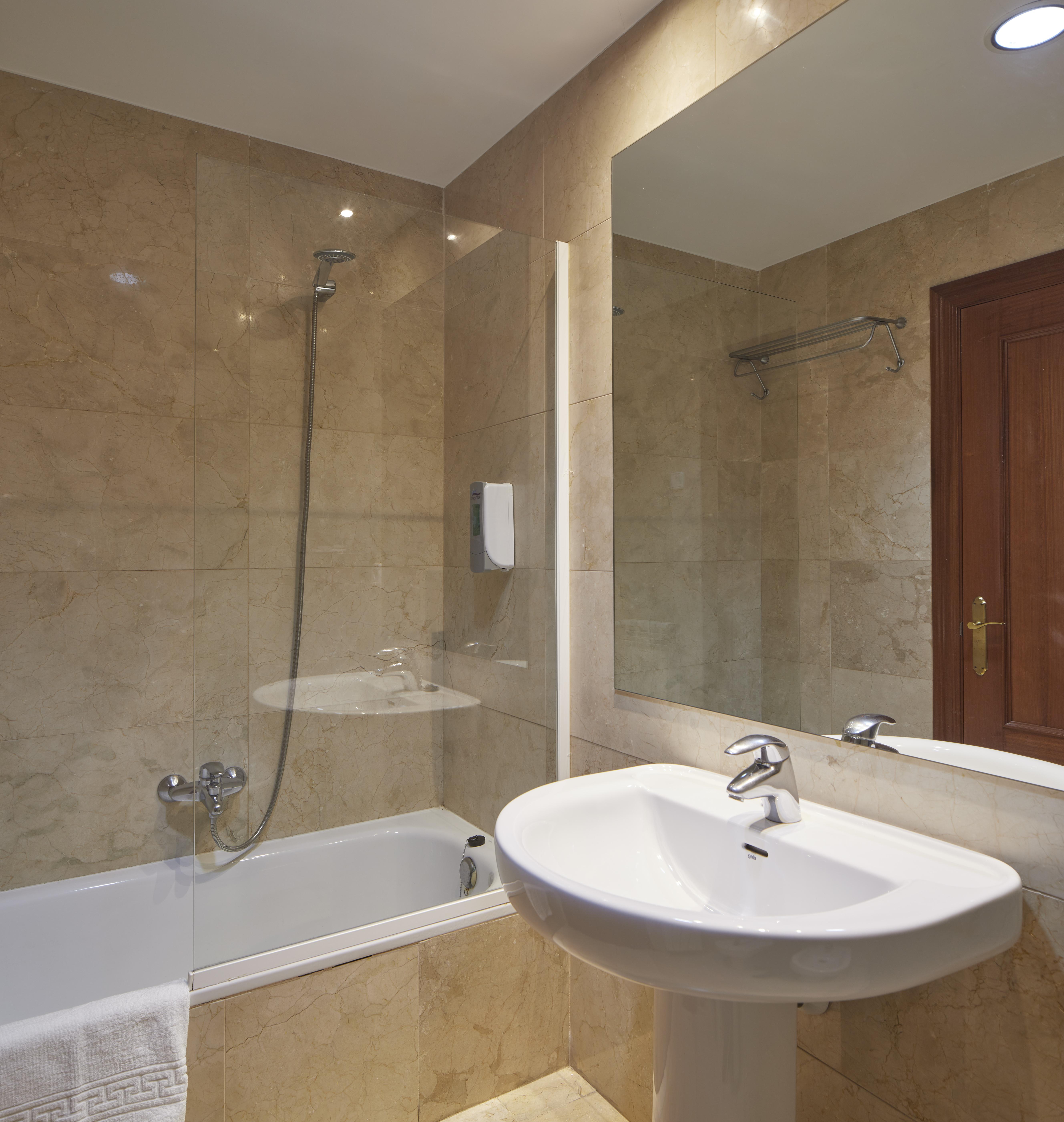Iraipe Logrono Hotel Exterior photo